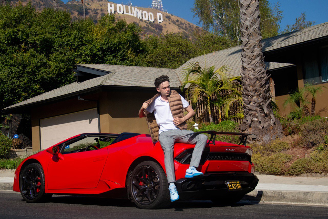 photoshoot man lamborghini hollywood sign los angeles driving experience ride like a star