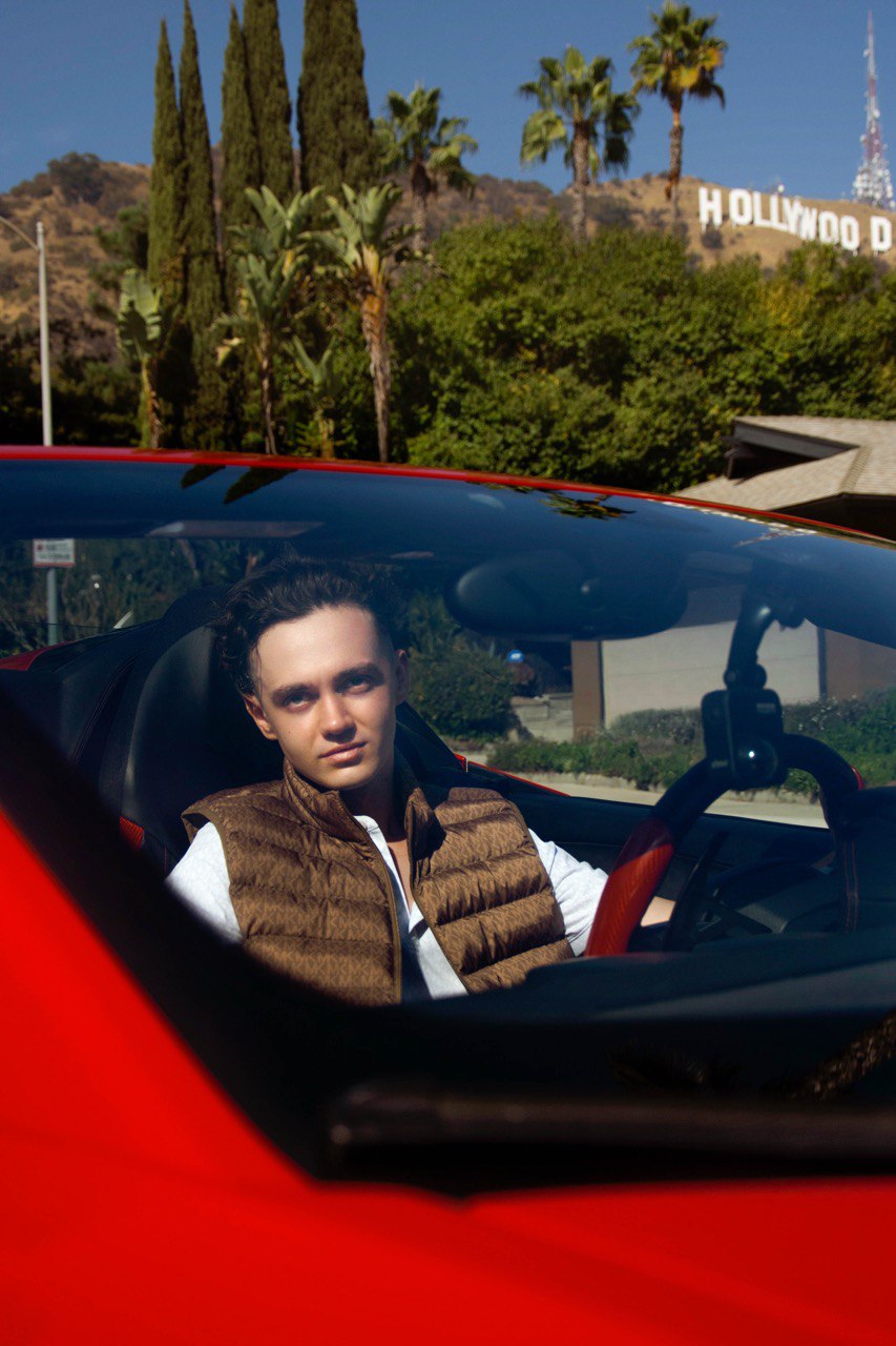 photoshoot man lamborghini hollywood sign los angeles driving experience ride like a star