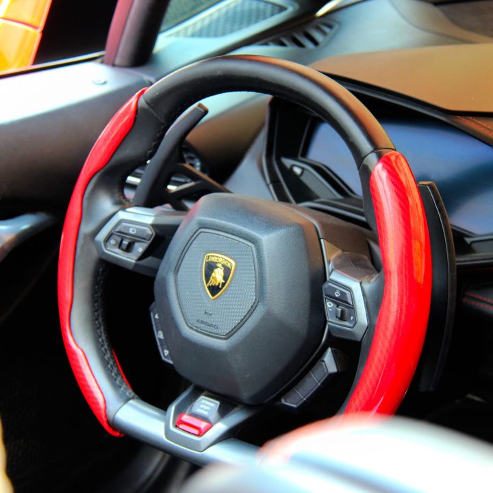 l steering wheel lamborghini inside